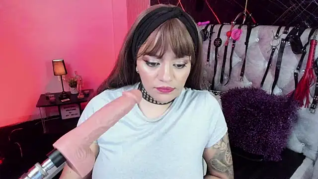 Snapshot of victoria__floyd chatting on 05-25-26, 10:16 victoria floyd online show from 05-25-26, 10:16