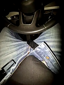 Nzino1983 online show from 04-18-26, 10:43