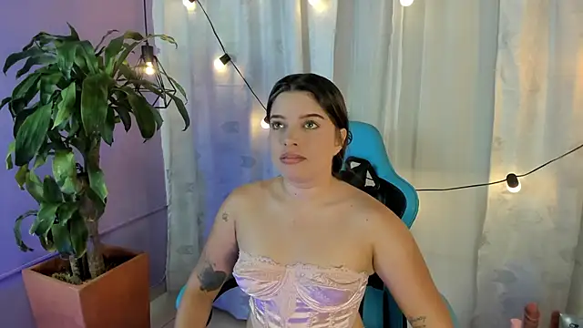 Snapshot of Lia_little18 chatting on 06-12-26, 09:25 Lia little18 online show from 06-12-26, 09:25