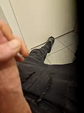 guilove5 online show from 01-26-25, 01:25