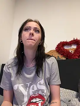 Ciara2004 online show from 04-16-26, 08:09