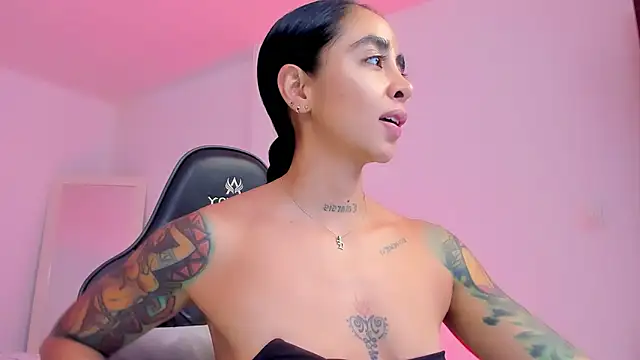 sophierooy22 online show from 05-13-26, 10:49