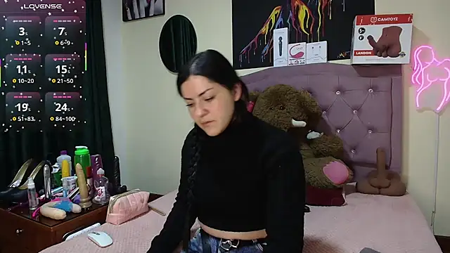 Emmie Hot online show from 07-14-26, 11:38