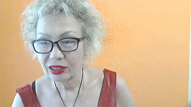Snapshot of NessyJenixs chatting on 05-25-26, 01:17 NessyJenixs online show from 05-25-26, 01:17