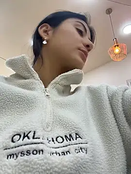 Snapshot of fiorella_paris chatting on 02-14-26, 02:36 fiorella paris online show from 02-14-26, 02:36