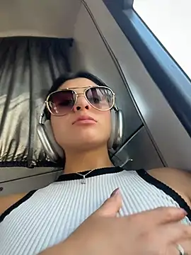 Snapshot of fiorella_paris chatting on 02-27-26, 06:52 fiorella paris online show from 02-27-26, 06:52