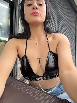 Snapshot of fiorella_paris chatting on 03-18-26, 09:29 fiorella paris online show from 03-18-26, 09:29