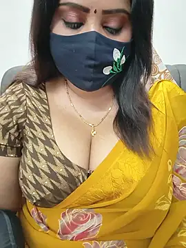 Snapshot of Queenflowerr chatting on 07-19-26, 05:38 Queenflowerr online show from 07-19-26, 05:38
