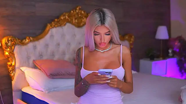 Snapshot of Juicy_Jessye chatting on 06-15-26, 07:49 Juicy Jessye online show from 06-15-26, 07:49