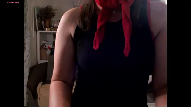 AdorahB3ll3 online show from 09-28-25, 07:08