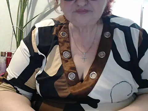 DeniseeRosea online show from 05-17-26, 05:53