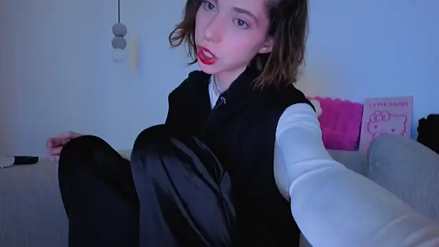 Snapshot of HappyVivy chatting on 04-09-26, 11:43 HappyVivy online show from 04-09-26, 11:43