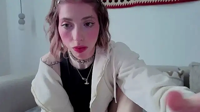 Snapshot of HappyVivy chatting on 04-12-26, 07:24 HappyVivy online show from 04-12-26, 07:24