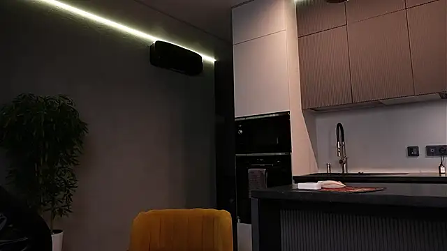 Snapshot of Sofa_01 chatting on 01-17-26, 02:22 Sofa 01 online show from 01-17-26, 02:22