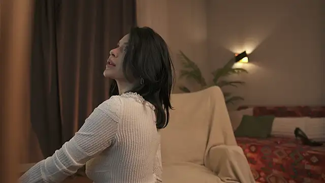 Snapshot of Sofa_01 chatting on 04-15-26, 03:30 Sofa 01 online show from 04-15-26, 03:30