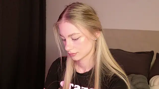 GabriellaOlsen online show from 04-15-26, 07:58