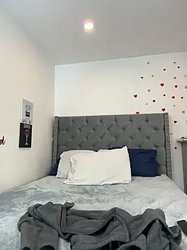 KarlaWild online show from 04-10-26, 05:17