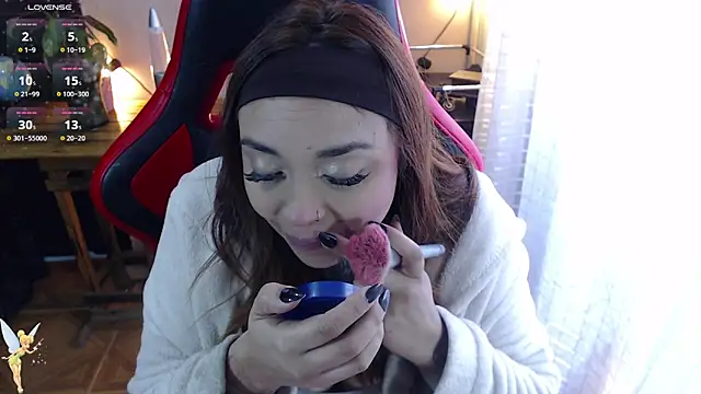 Snapshot of natyk_m chatting on 05-12-26, 04:37 natyk m online show from 05-12-26, 04:37
