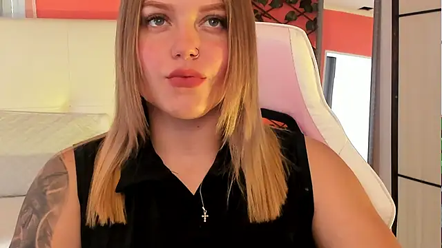 alaia greyy online show from 04-13-26, 01:05