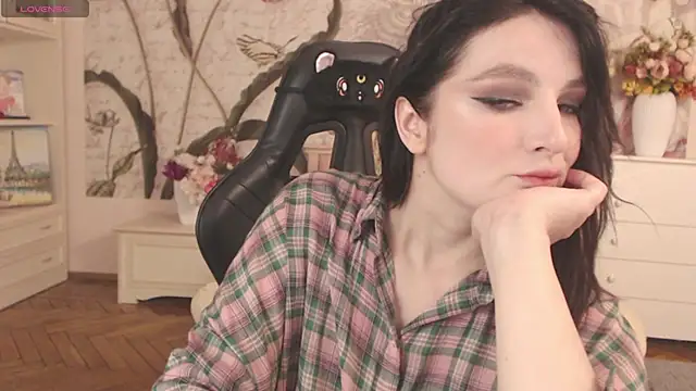 BritneyBarker online show from 01-06-26, 12:03