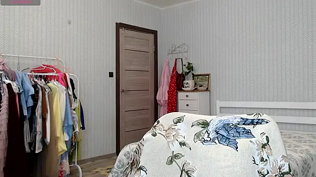 Soffya Soy online show from 04-09-26, 02:44