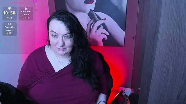 Snapshot of QueenOfHaze chatting on 01-07-26, 08:28 QueenOfHaze online show from 01-07-26, 08:28