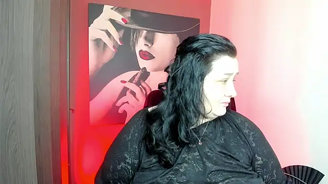 Snapshot of QueenOfHaze chatting on 07-22-26, 11:02 QueenOfHaze online show from 07-22-26, 11:02