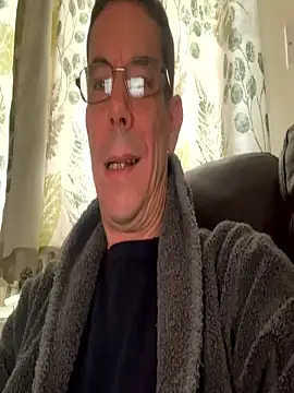 Snapshot of Kenhornu chatting on 10-27-25, 11:47 Kenhornu online show from 10-27-25, 11:47