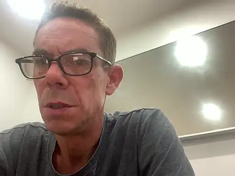 Snapshot of Kenhornu chatting on 05-30-26, 07:11 Kenhornu online show from 05-30-26, 07:11