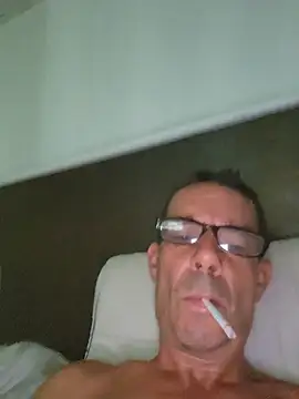 Snapshot of Kenhornu chatting on 07-16-26, 01:39 Kenhornu online show from 07-16-26, 01:39