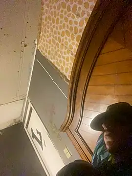 TwoTone1211 online show from 02-22-25, 01:46