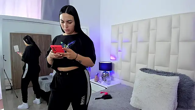 Ariana rouse online show from 09-15-25, 04:51