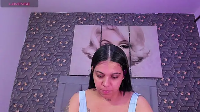Snapshot of Emily_rivera78 chatting on 05-08-26, 03:56 Emily rivera78 online show from 05-08-26, 03:56