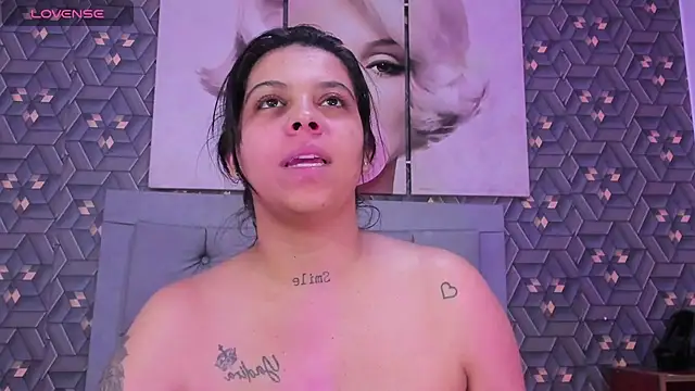 Snapshot of Emily_rivera78 chatting on 05-15-26, 04:19 Emily rivera78 online show from 05-15-26, 04:19