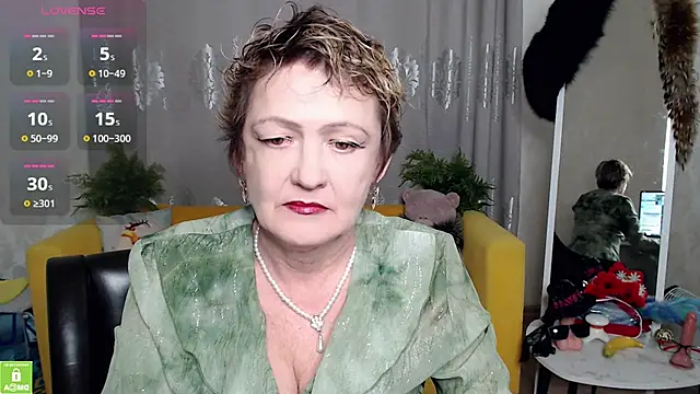 Snapshot of SexyGrandma_ chatting on 02-10-26, 06:17 SexyGrandma online show from 02-10-26, 06:17