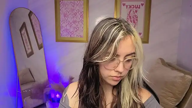 Hela v online show from 12-04-25, 08:06