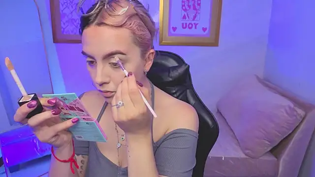 Hela v online show from 01-14-26, 08:03