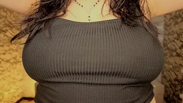 Hela v online show from 04-20-26, 01:03