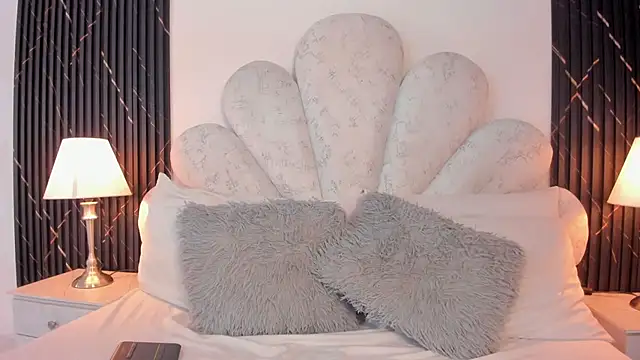 Ariana greenblat online show from 04-02-26, 12:03