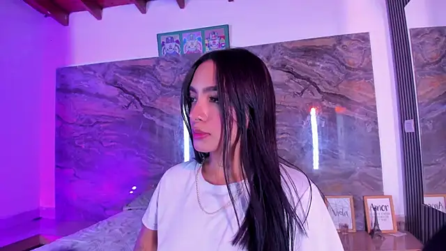 Snapshot of Estefy_gomez09 chatting on 06-24-26, 12:37 Estefy gomez09 online show from 06-24-26, 12:37