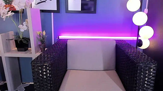 Snapshot of CandyLuxury__ chatting on 02-10-25, 07:49 CandyLuxury online show from 02-10-25, 07:49