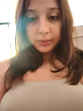 Snapshot of Maiden-Hot chatting on 06-23-26, 09:46 Maiden-Hot online show from 06-23-26, 09:46