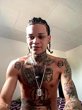 Snapshot of hot_man05 chatting on 01-12-26, 09:09 hot man05 online show from 01-12-26, 09:09