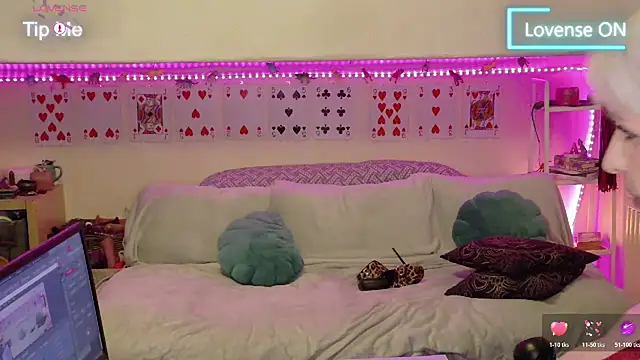 Snapshot of GoddessAlimony chatting on 02-03-26, 09:42 GoddessAlimony online show from 02-03-26, 09:42