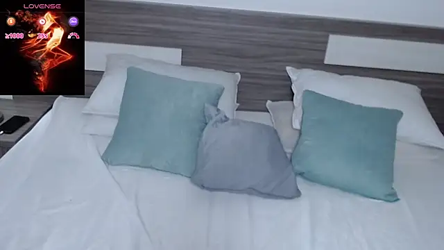 Liiamthompson online show from 03-15-26, 01:39