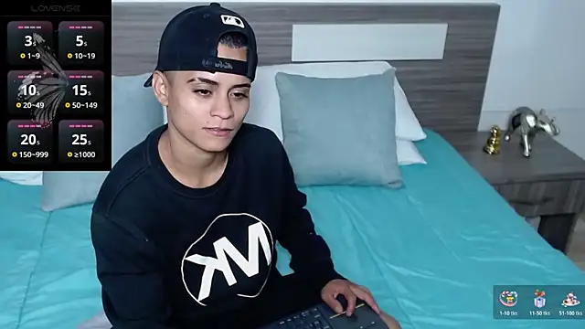 Liiamthompson online show from 03-26-26, 09:53