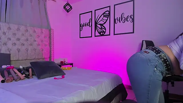 nicolee millerr online show from 04-09-26, 12:43