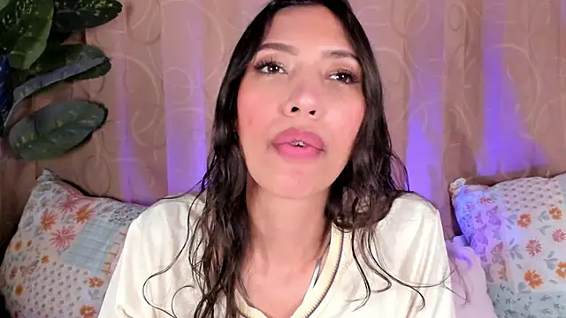 Snapshot of Miss_veronicaa2 chatting on 06-19-26, 01:59 Miss veronicaa2 online show from 06-19-26, 01:59