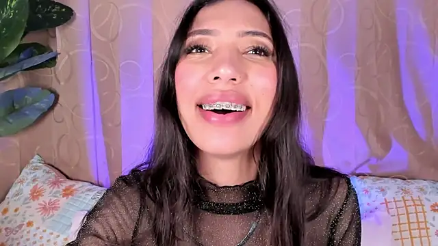 Snapshot of Miss_veronicaa2 chatting on 06-24-26, 01:10 Miss veronicaa2 online show from 06-24-26, 01:10