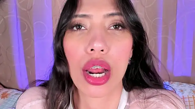 Snapshot of Miss_veronicaa2 chatting on 06-25-26, 01:26 Miss veronicaa2 online show from 06-25-26, 01:26